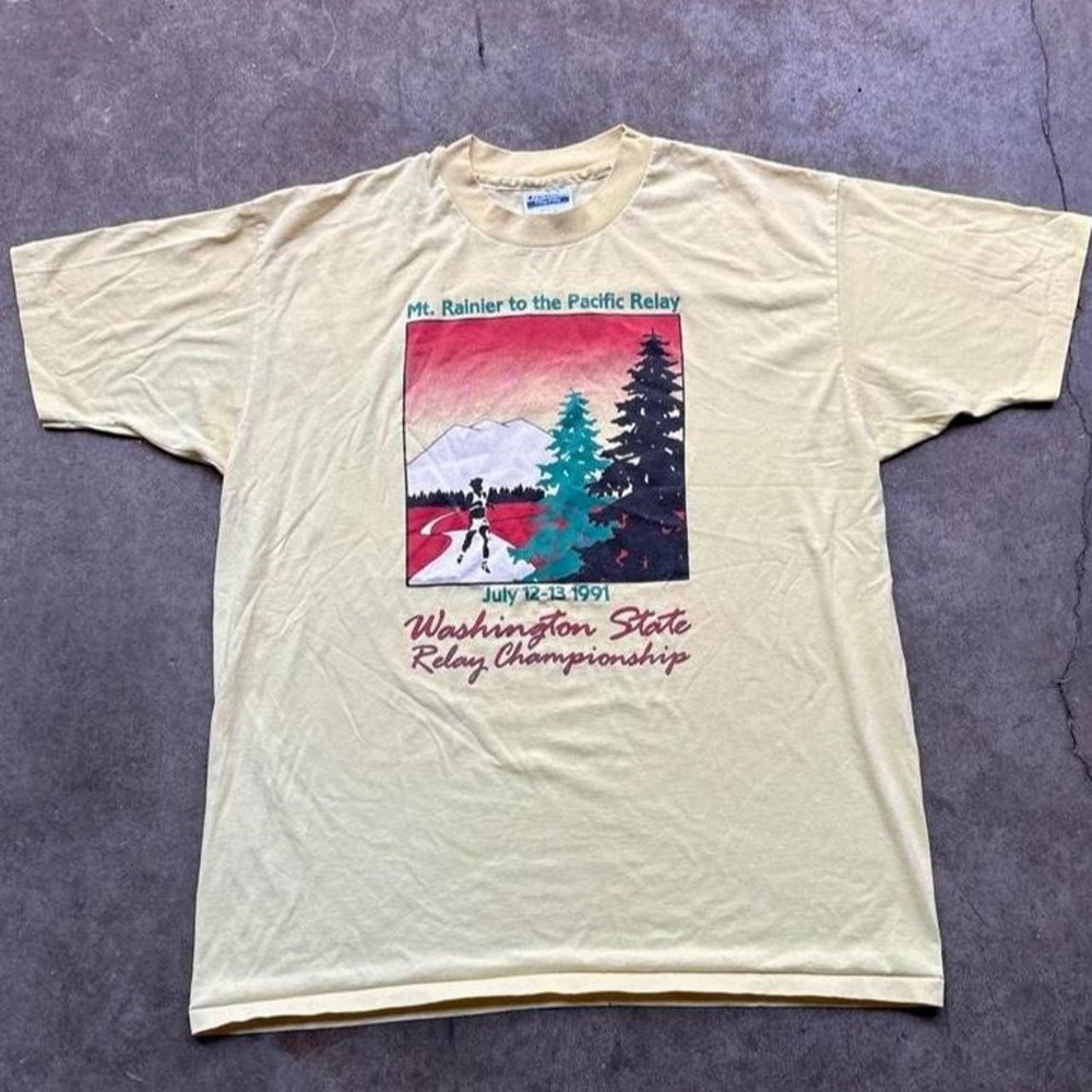 Yellow vintage 90s single stitch mount rainier racing tee   Mens Size XL